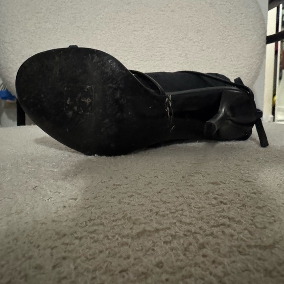 YSL Heels - Picture 9 of 10